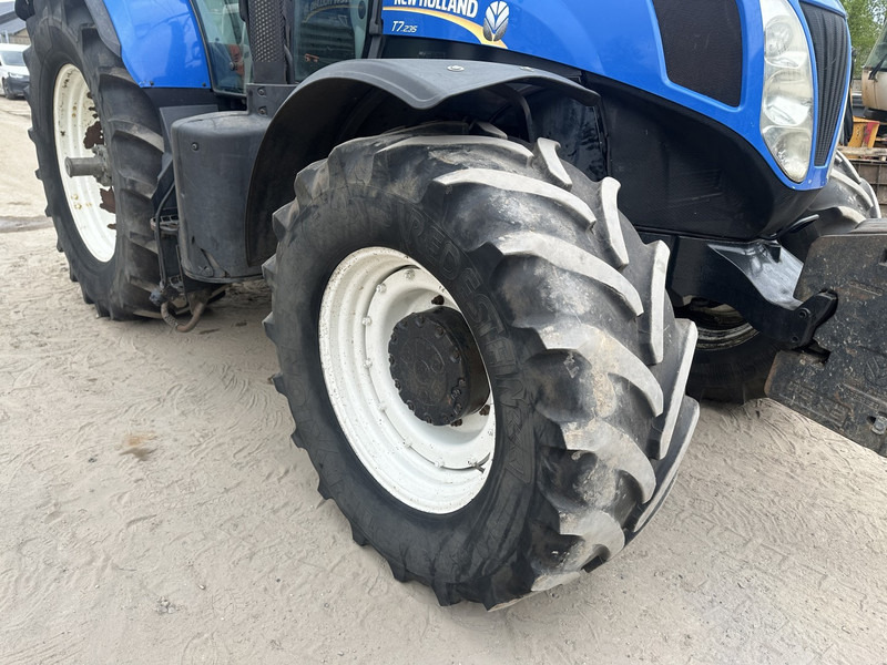 Tractor New Holland T7.235