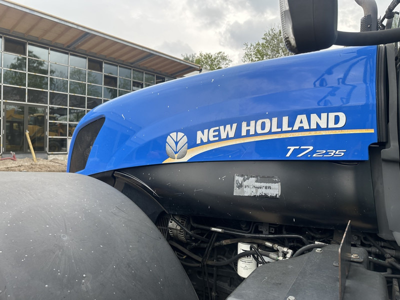 Tractor New Holland T7.235