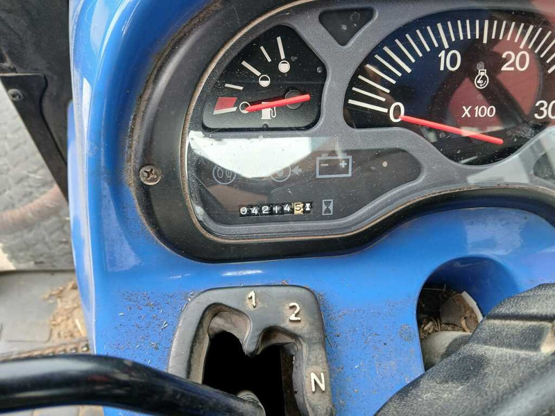 Tractor New Holland TC 27