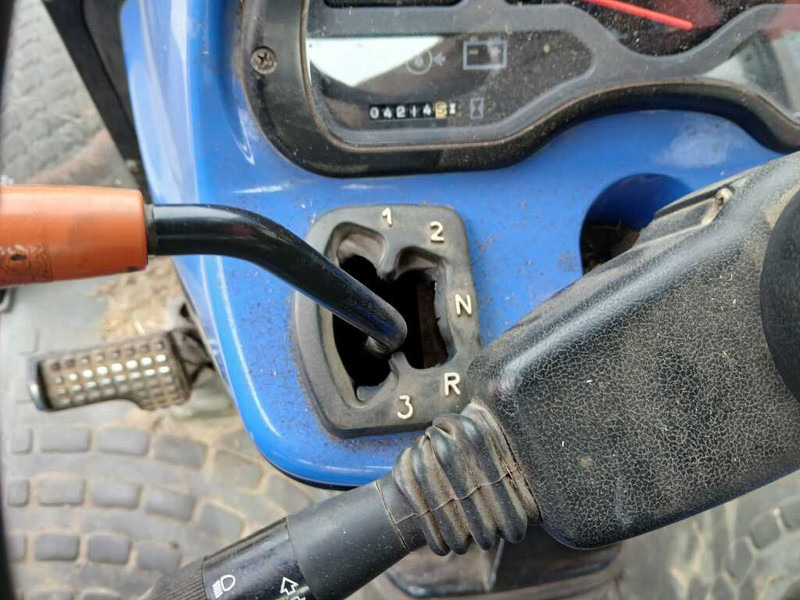 Tractor New Holland TC 27