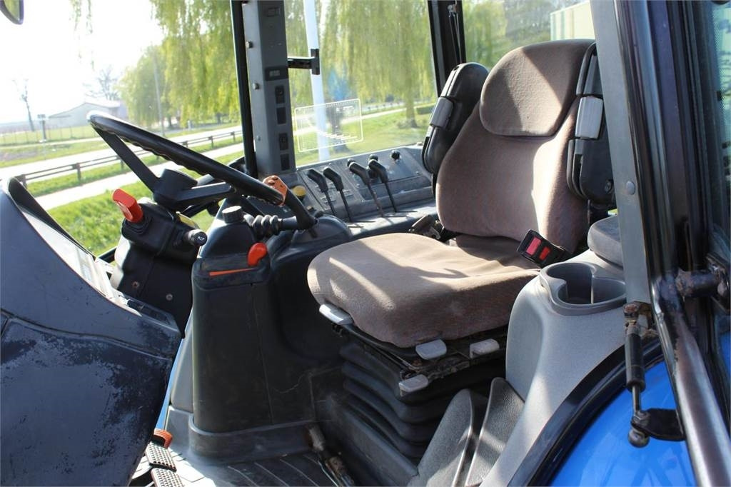 Tractor New Holland TM175