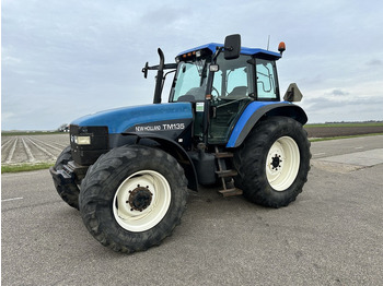 Tractor New Holland TM 135