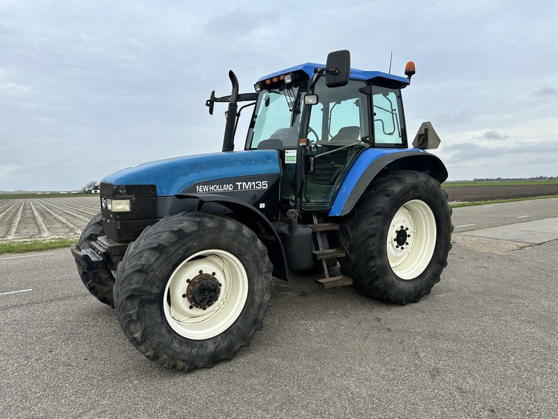 Tractor New Holland TM 135