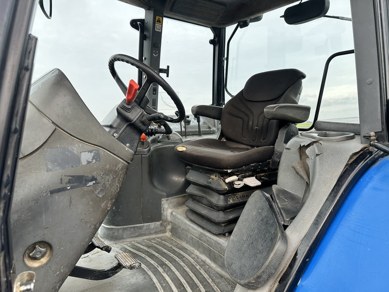 Tractor New Holland TM 135