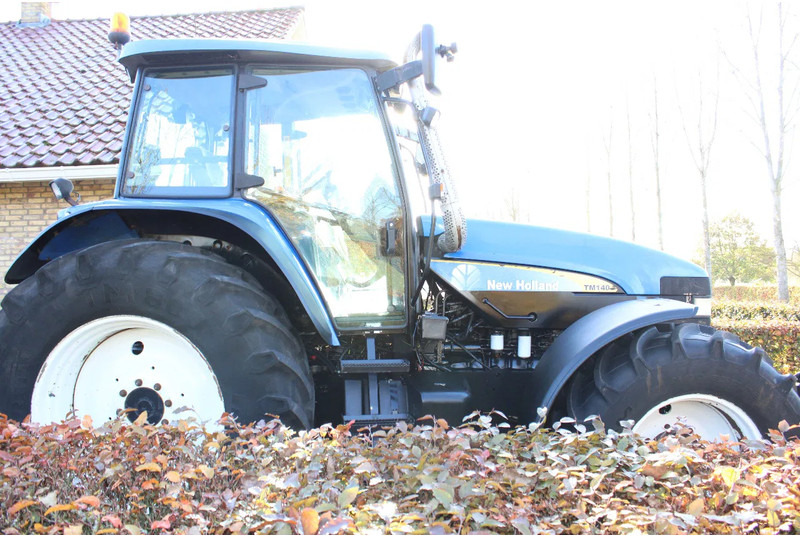 Tractor New Holland TM 140
