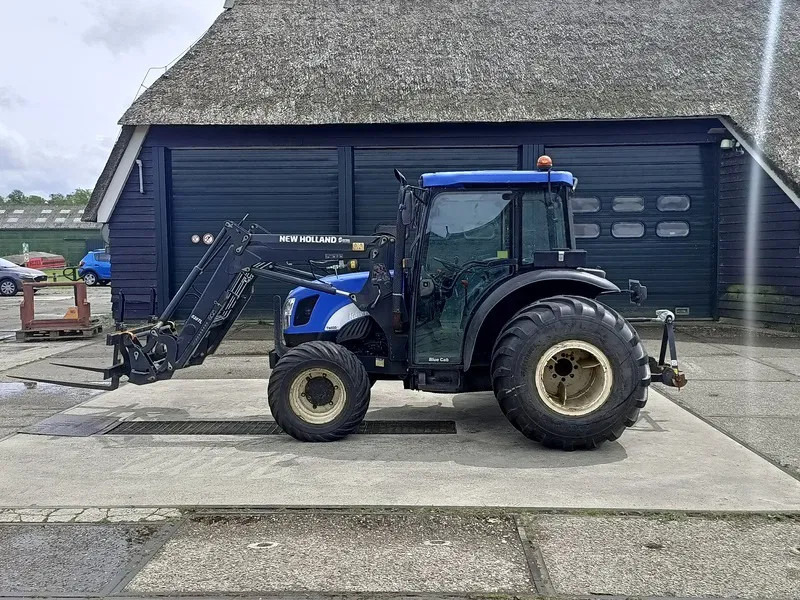 Tractor New Holland TN60DA TN60D met voorlader 520TL en vork