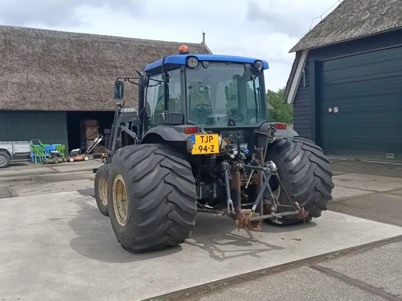 Tractor New Holland TN60DA TN60D met voorlader 520TL en vork