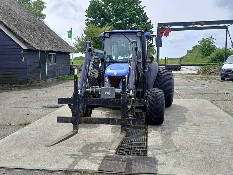 Tractor New Holland TN60DA TN60D met voorlader 520TL en vork