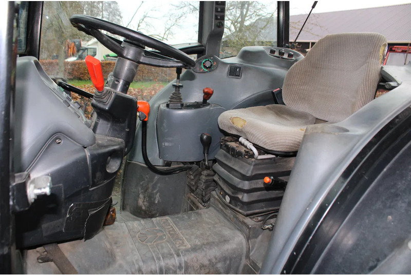 Tractor New Holland TN75S