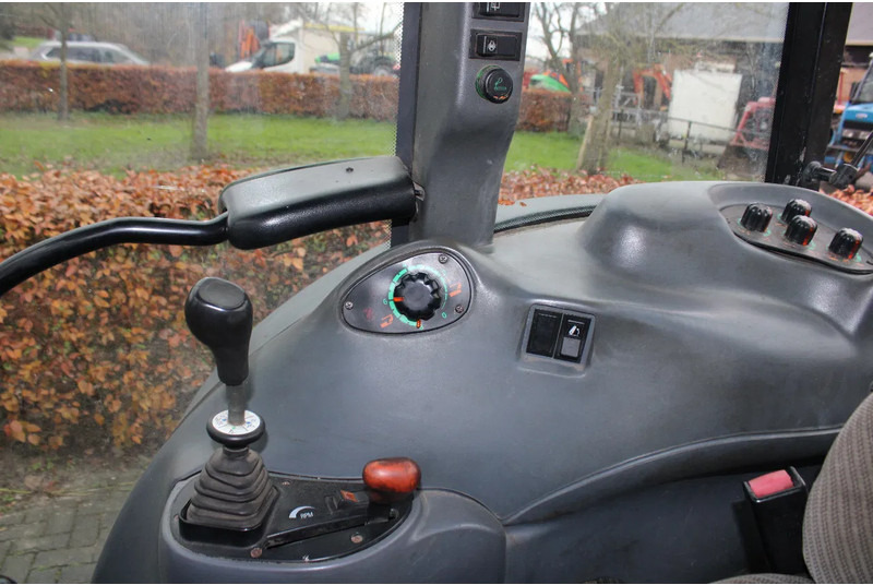 Tractor New Holland TN75S