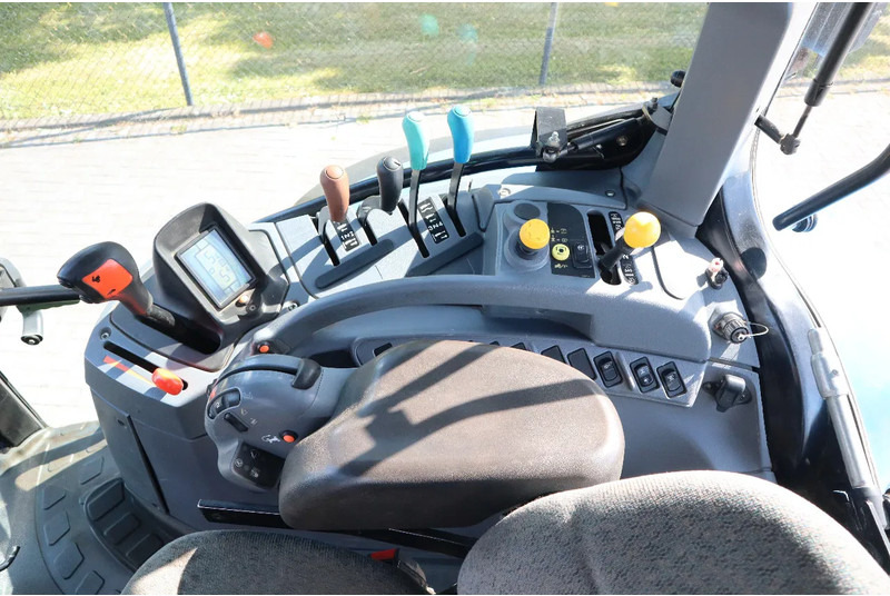 Tractor New Holland TS135A | 40 KM/H | 4X4 | SUPERSTEER