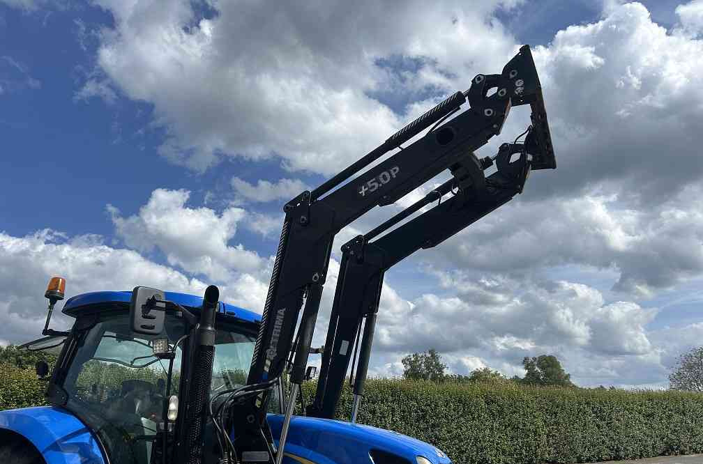 Tractor New Holland TSA 125, frontlader
