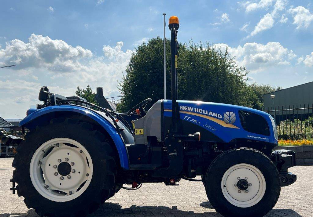 Tractor New Holland TT75, 2wd tractor, mechanical!