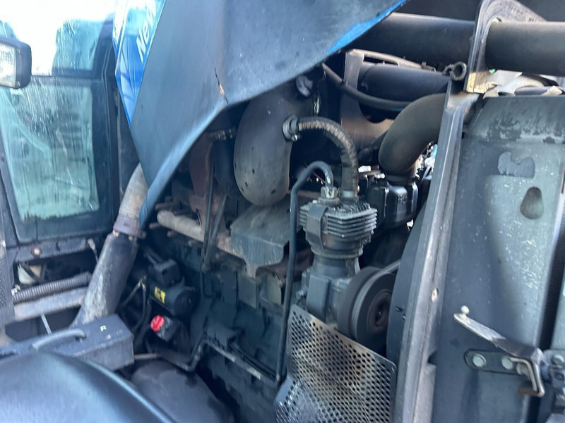 Tractor New Holland TVT 195 Dutch registration