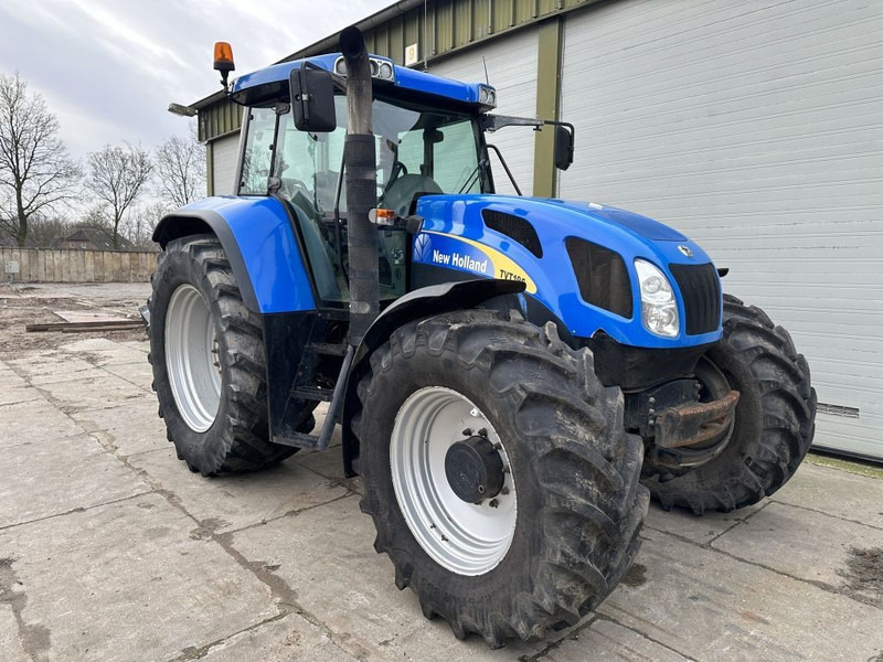 Tractor New Holland TVT 195 Dutch registration