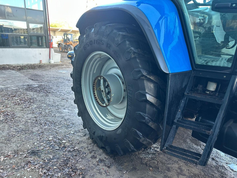 Tractor New Holland TVT 195 Dutch registration