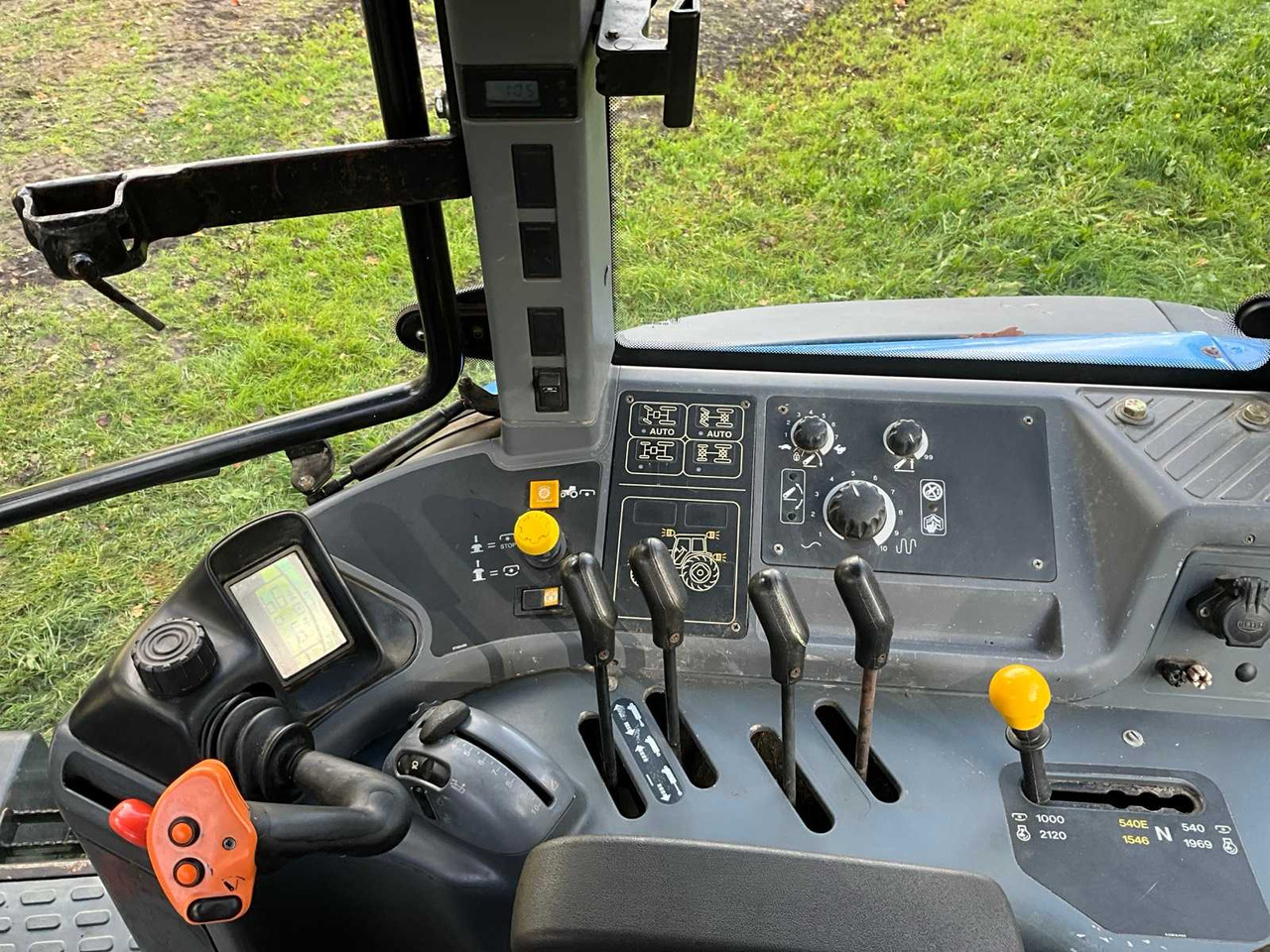 Tractor New holland TM140