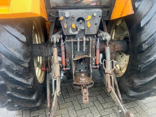 Tractor RENAULT 145.14