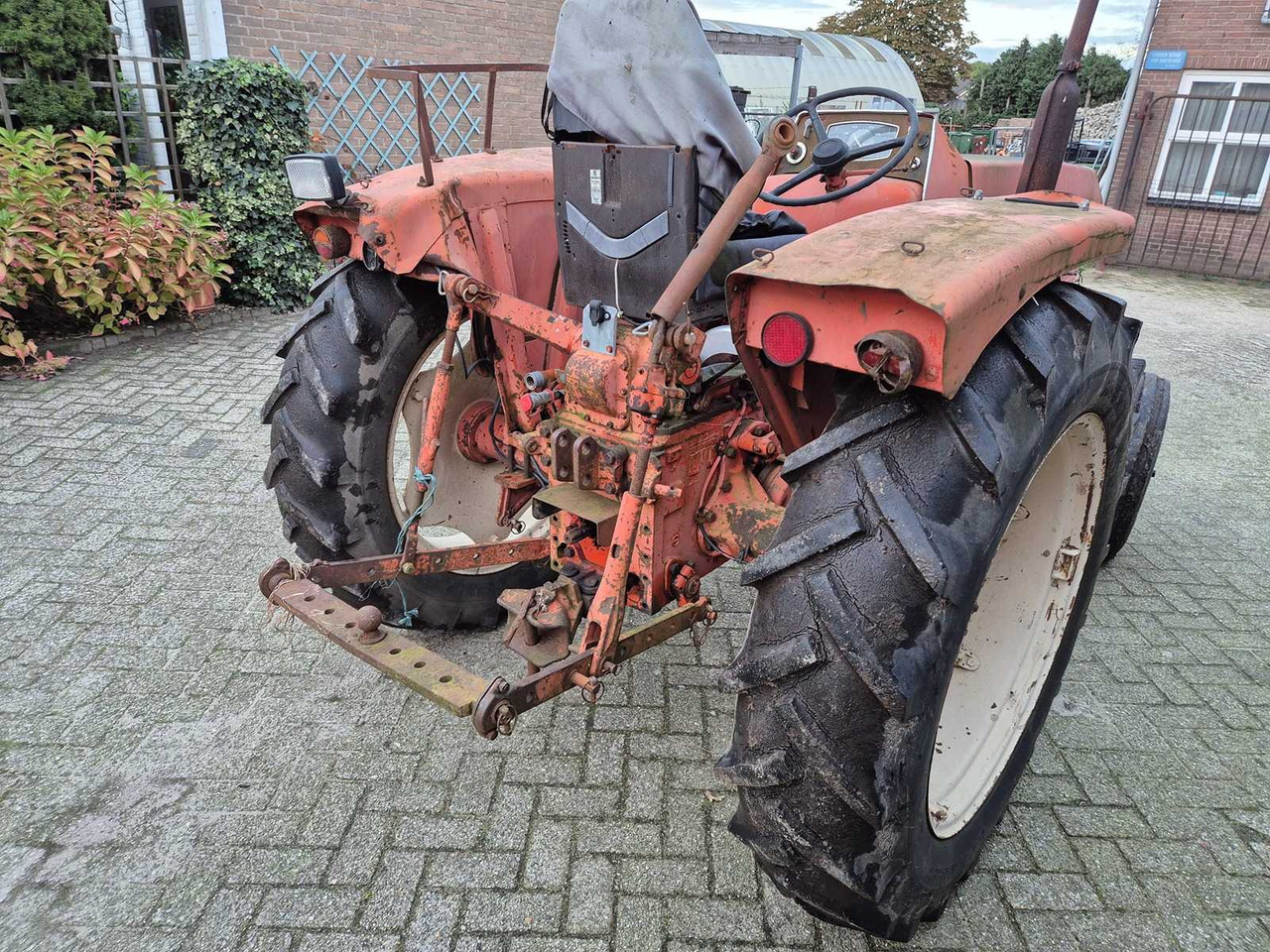 Tractor Renault 55