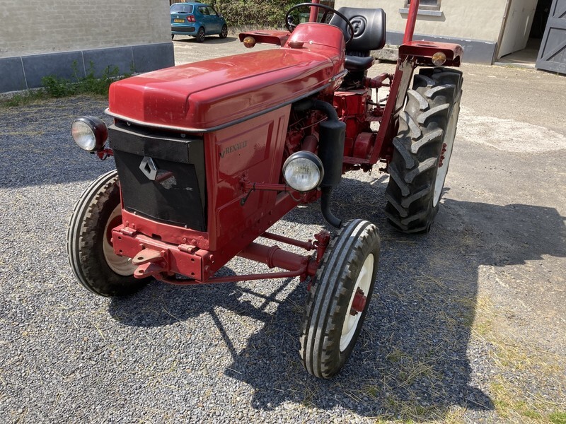 Tractor Renault Super 7 tractor