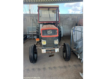 Tractor  TRACTEUR MASSEY FERGUSSON TYPE 158