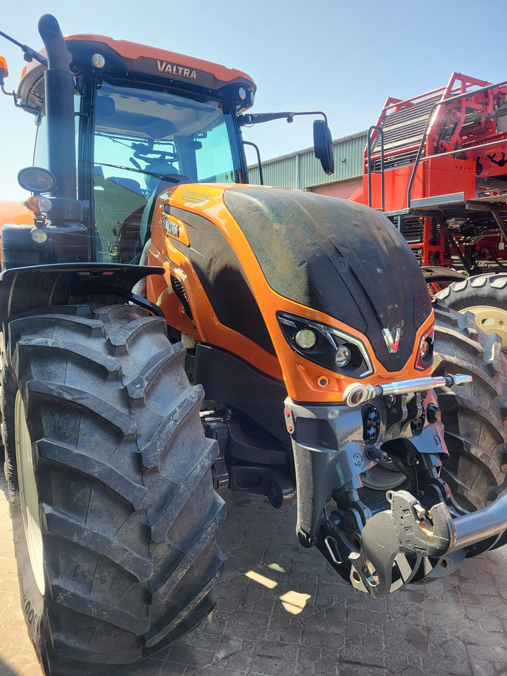 Tractor VALTRA S394