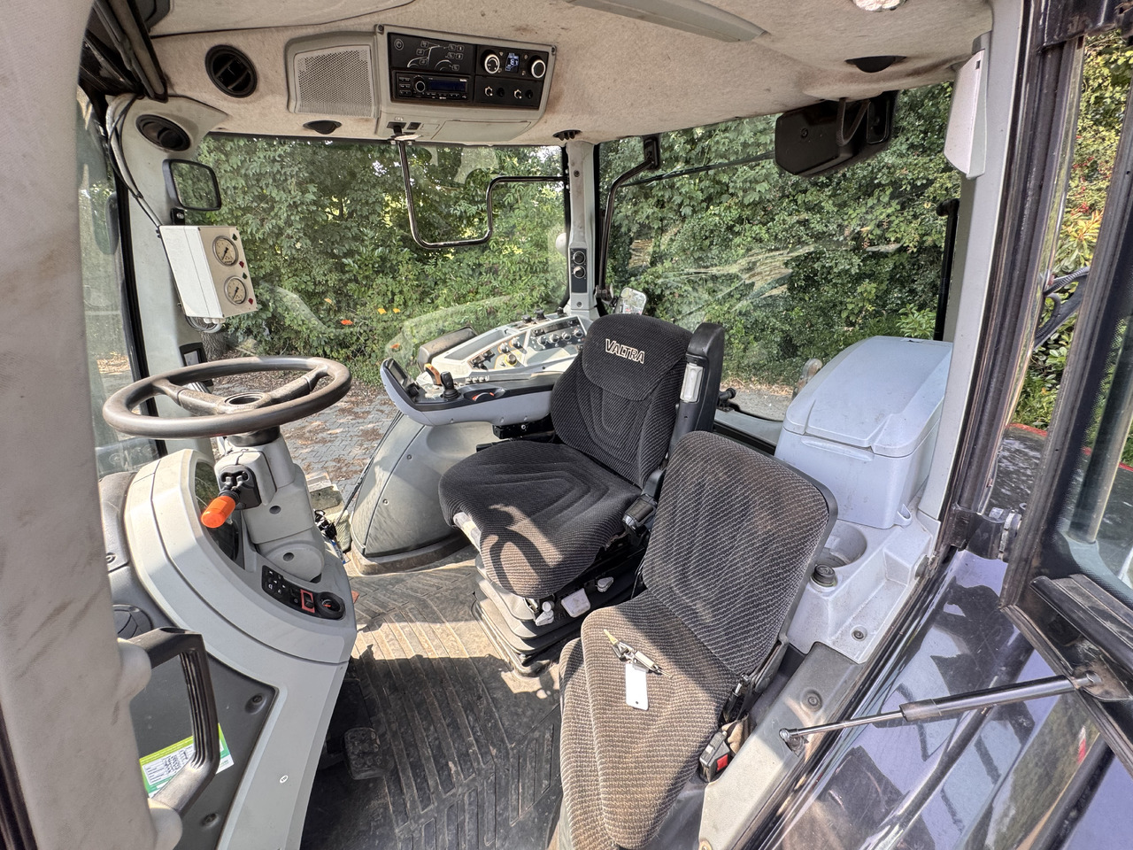 Tractor VALTRA T214 Direct