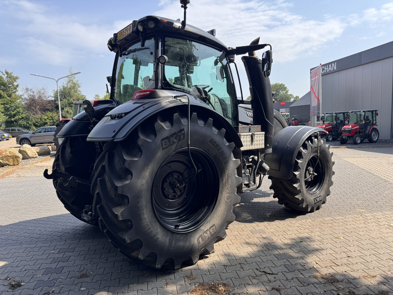 Tractor VALTRA T214 Direct