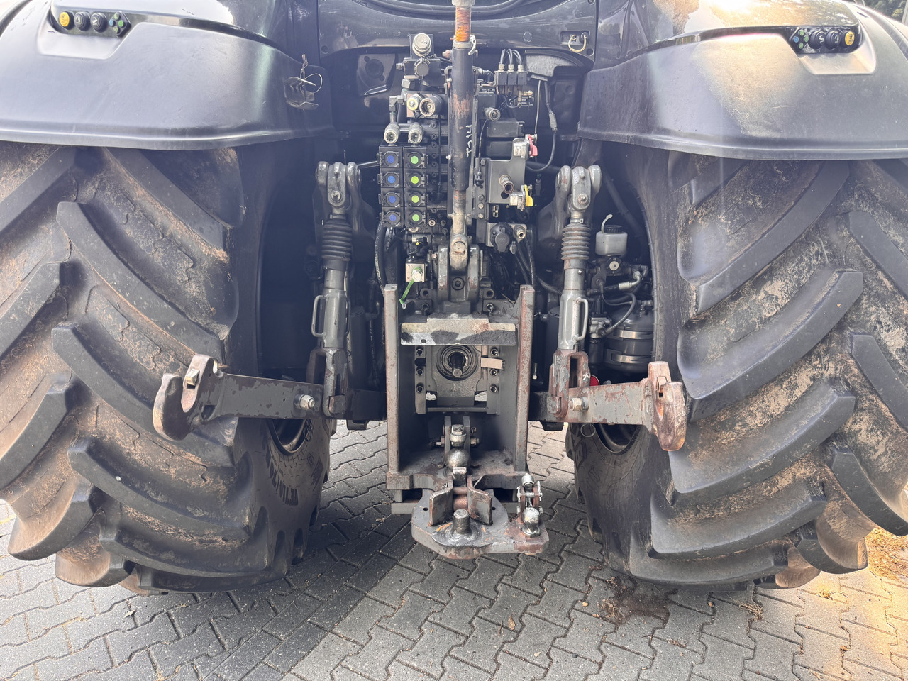 Tractor VALTRA T214 Direct