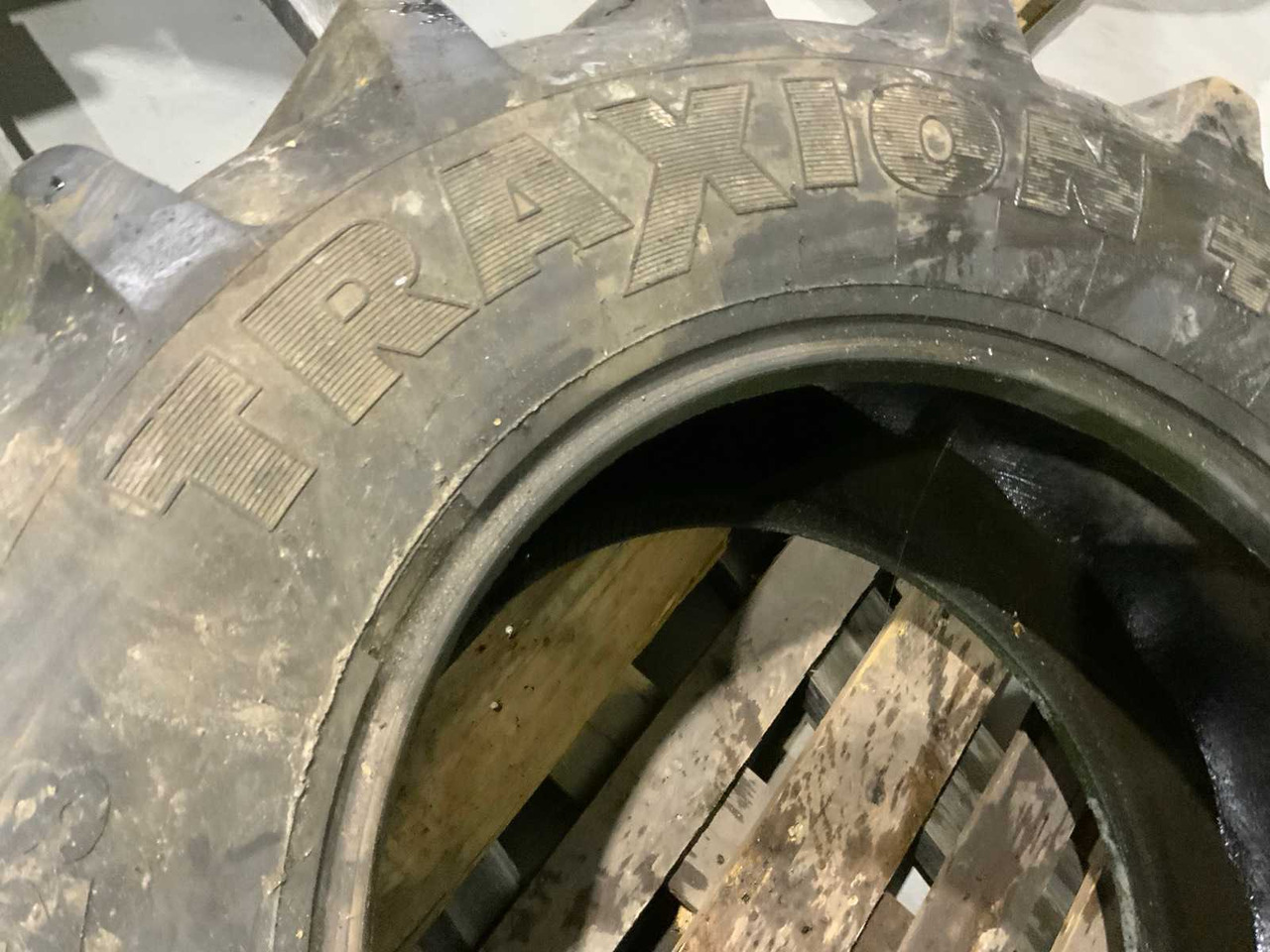 Tractor VREDESTEIN TRAXION 540/65R28 TRACTOR TIRE