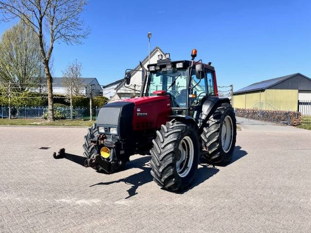 Tractor Valtra 6400, Luchtremmen, Fronthef, Frontaftakas