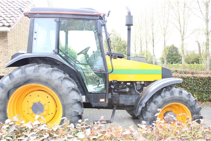 Tractor Valtra 900