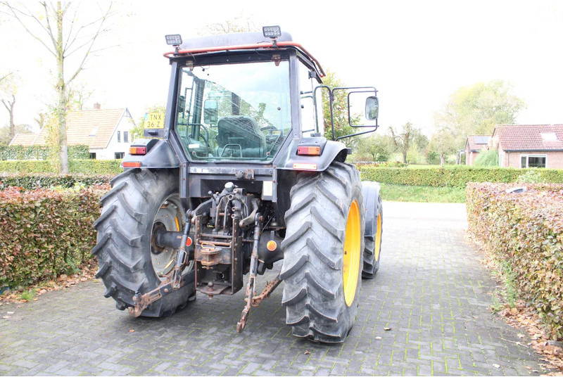 Tractor Valtra 900