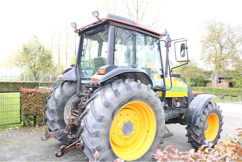 Tractor Valtra 900