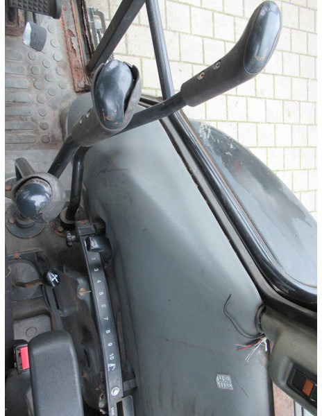 Tractor Valtra A75 4x2 + Fronthef VALMET