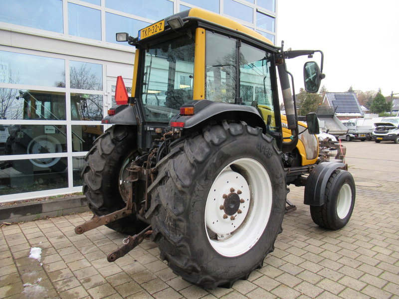 Tractor Valtra A75 4x2 + Fronthef VALMET