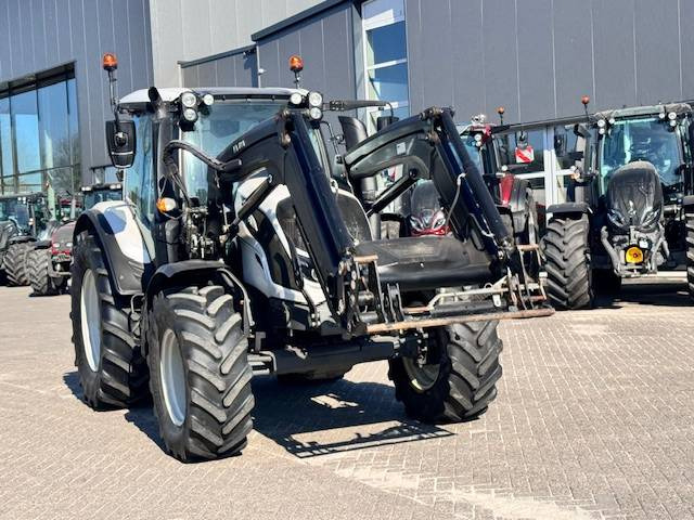 Tractor Valtra N104 Hitech5 met voorlader 4700 uur!