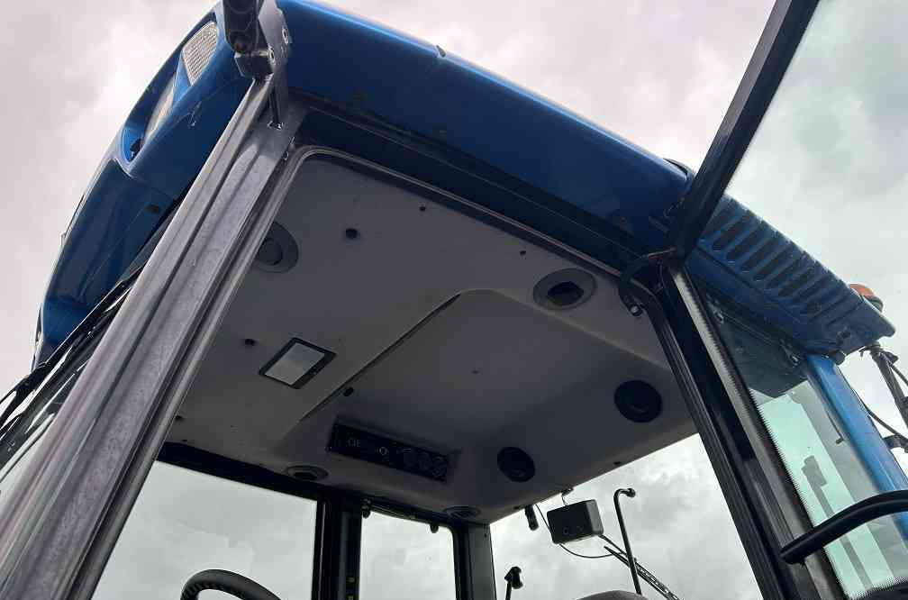 Tractor Valtra T130 trekker