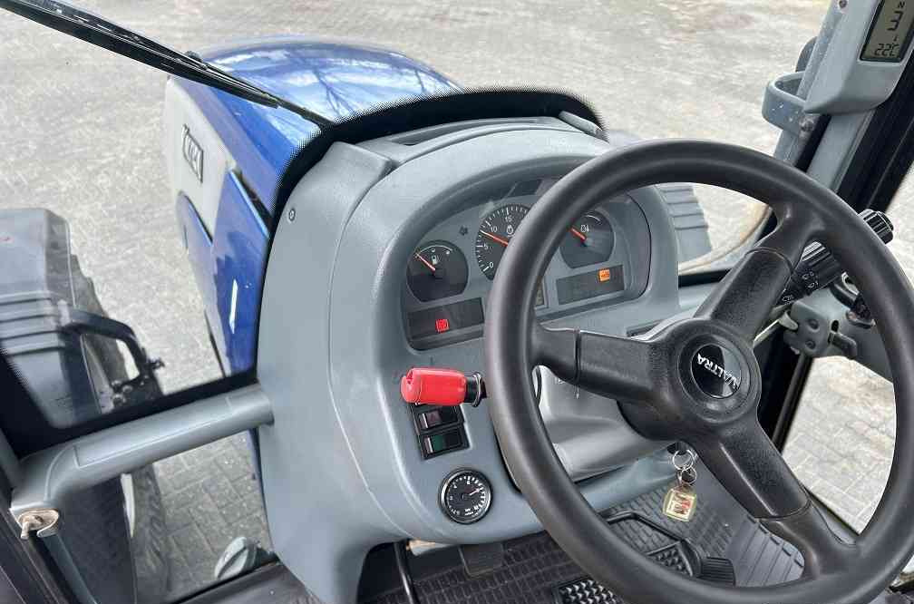 Tractor Valtra T130 trekker