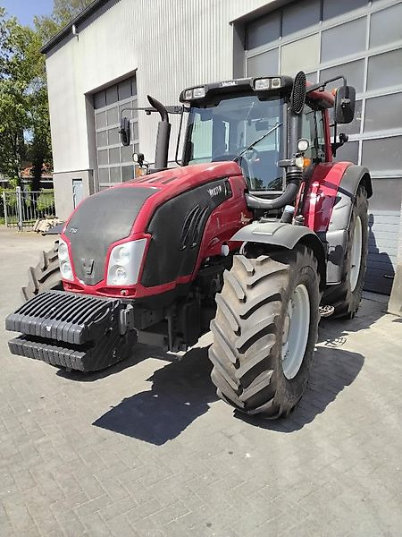Tractor Valtra T153 Versu