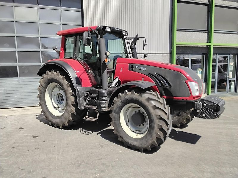 Tractor Valtra T153 Versu