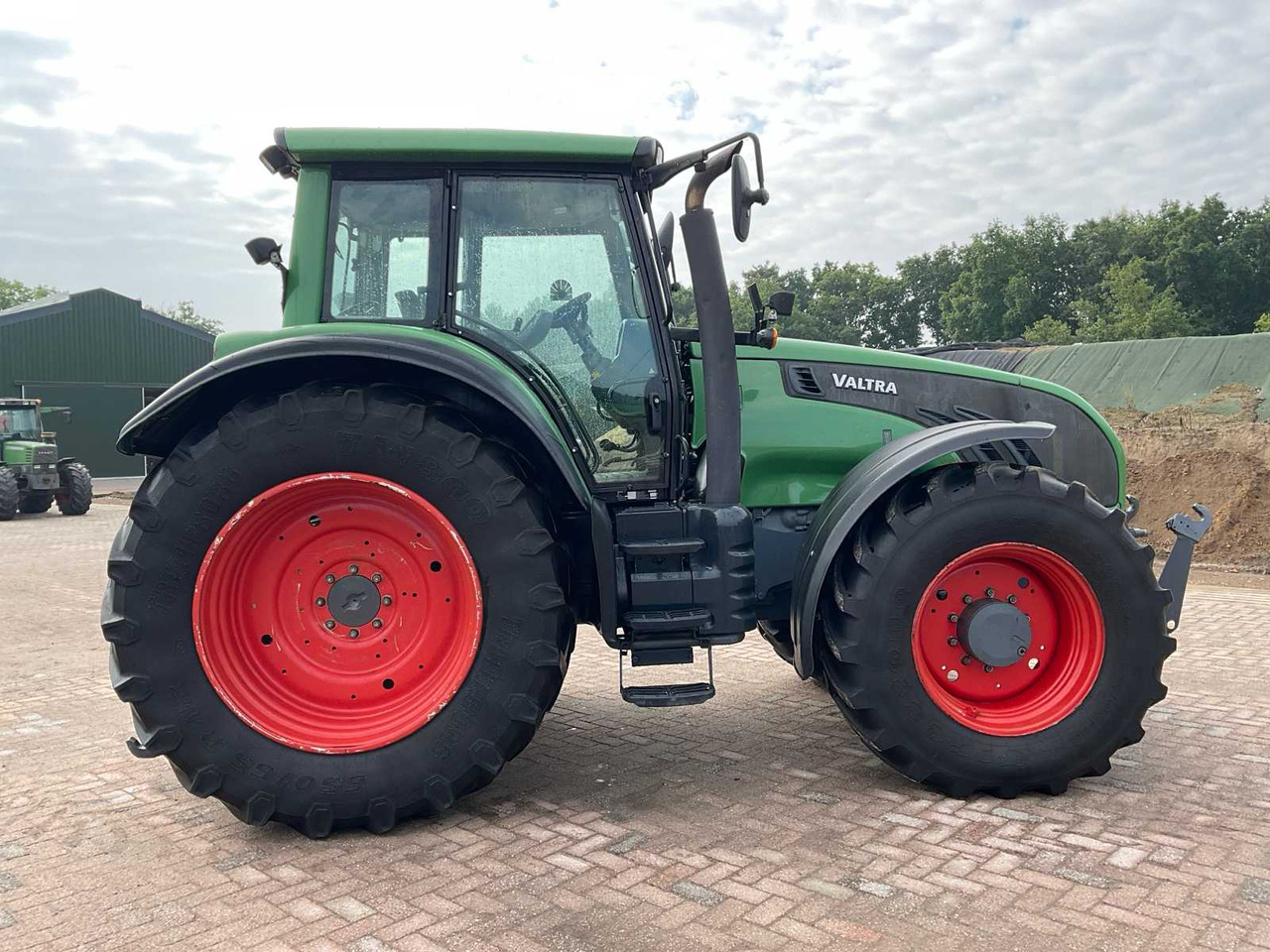 Tractor Valtra T163e