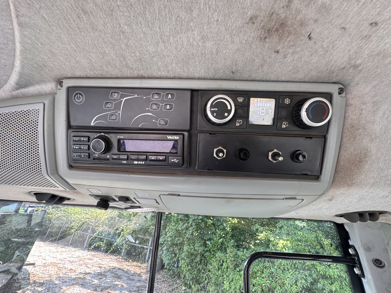 Tractor Valtra T214 Direct