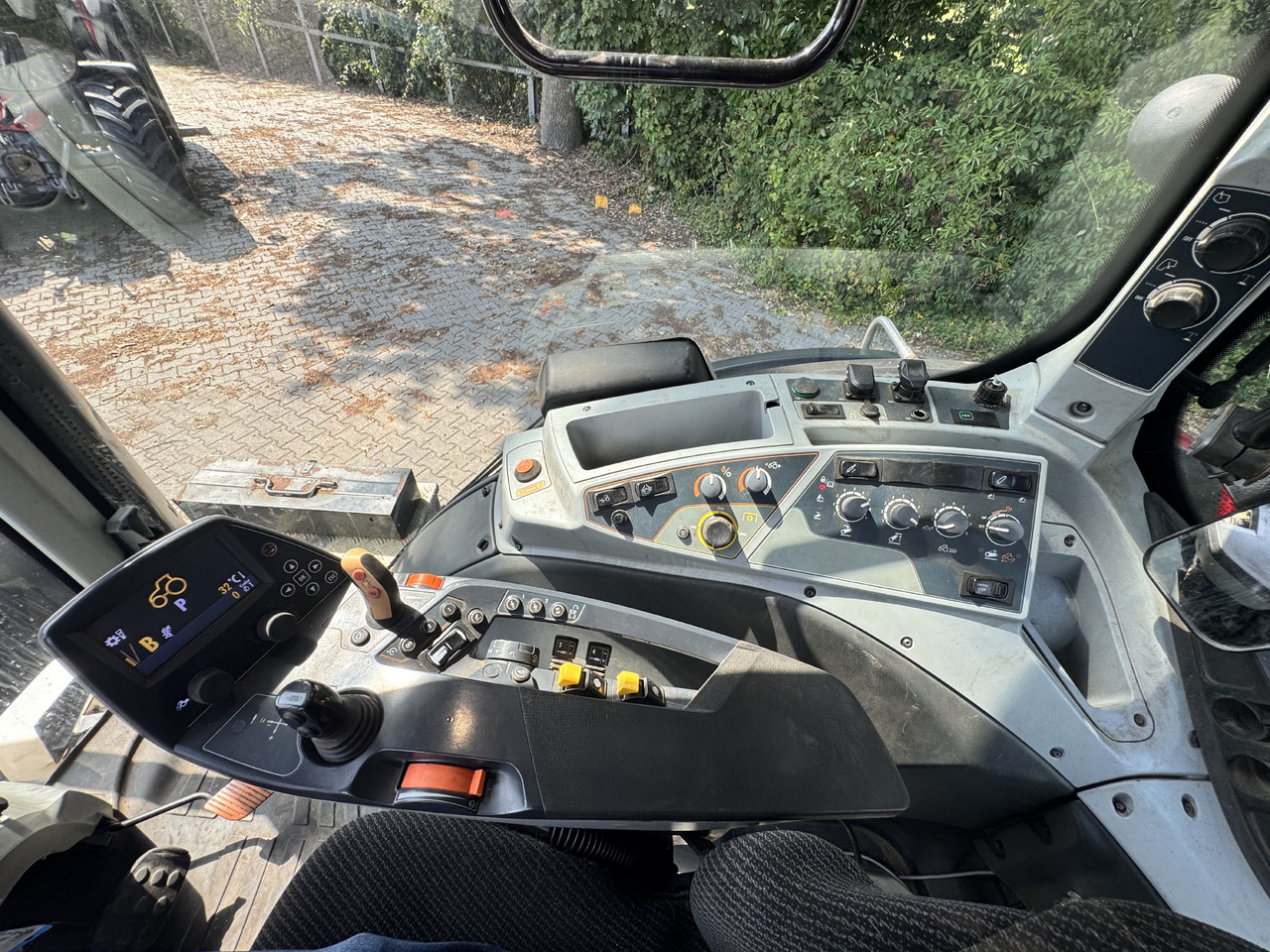 Tractor Valtra T214 Direct