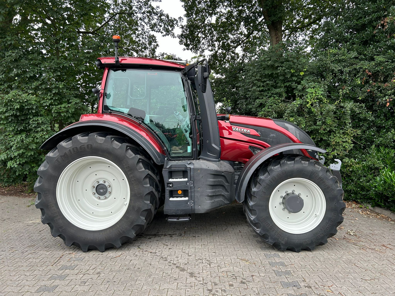 Tractor Valtra T214 Direct