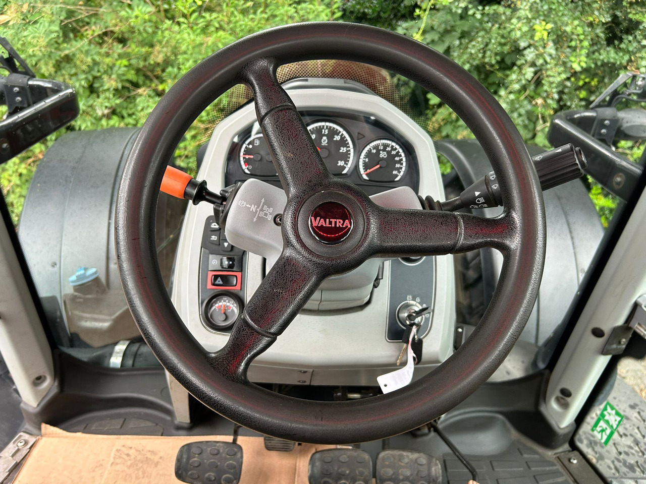 Tractor Valtra T214 Direct