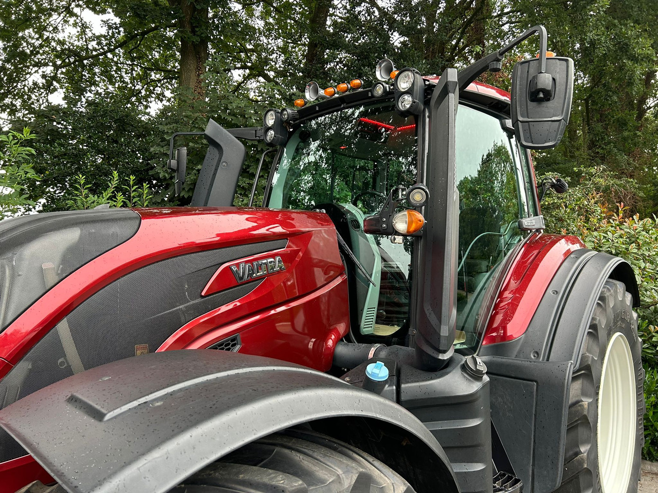 Tractor Valtra T214 Direct