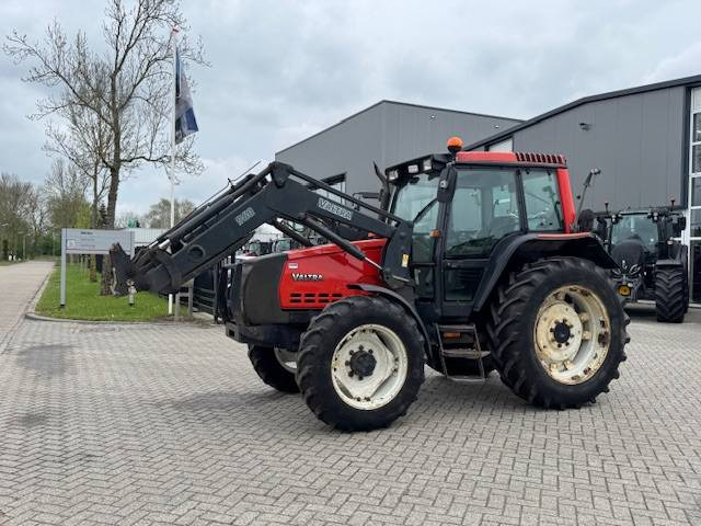 Tractor Valtra Valmet 6650 Hitech, voorlader, vloeistofkoppeling