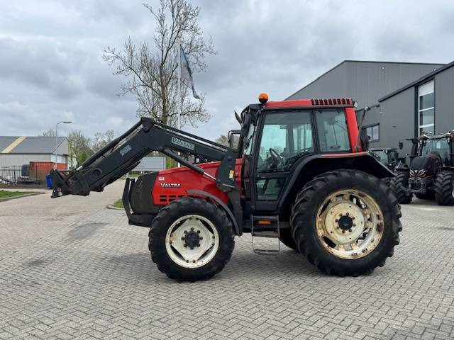 Tractor Valtra Valmet 6650 Hitech, voorlader, vloeistofkoppeling