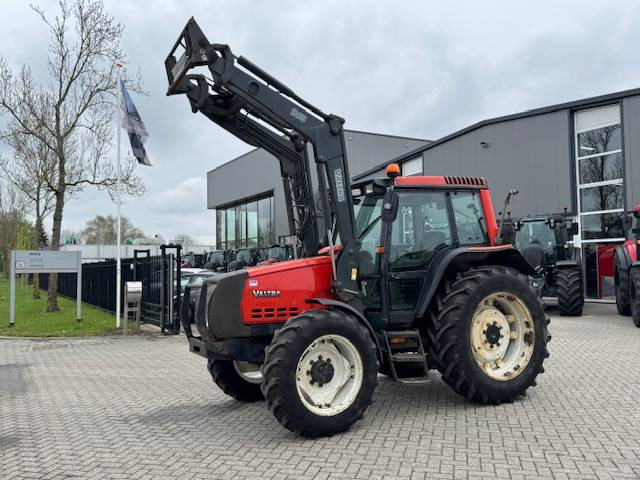 Tractor Valtra Valmet 6650 Hitech, voorlader, vloeistofkoppeling